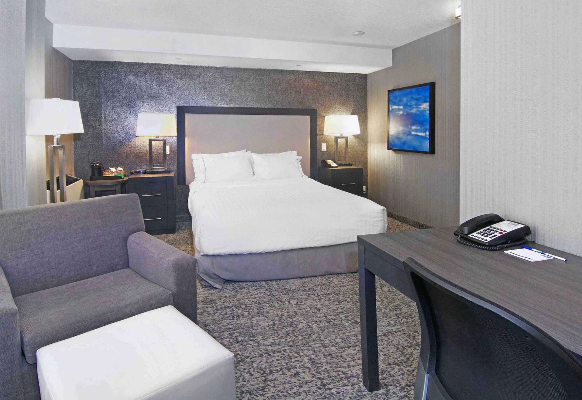 Holiday Inn Express And Suites Calgary By Ihg Exteriér fotografie