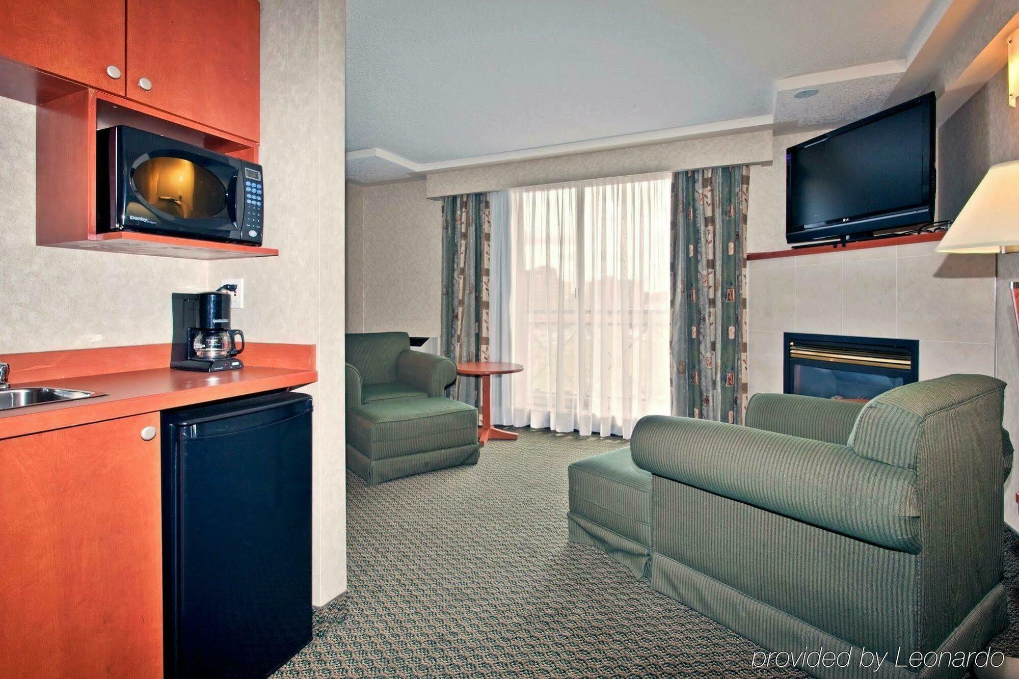 Holiday Inn Express And Suites Calgary By Ihg Exteriér fotografie